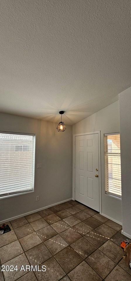 9426 W Monroe St - Photo 2 of 14