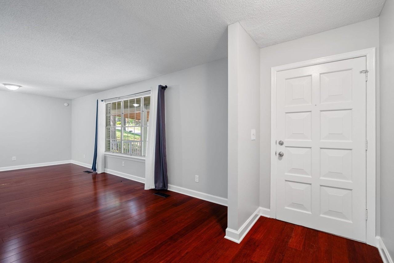 1300 Highcrest Dr - Photo 3 of 33