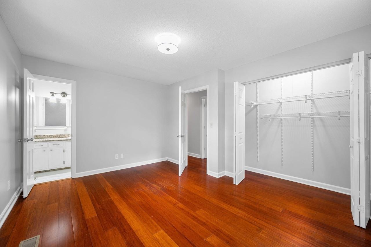 1300 Highcrest Dr - Photo 4 of 33
