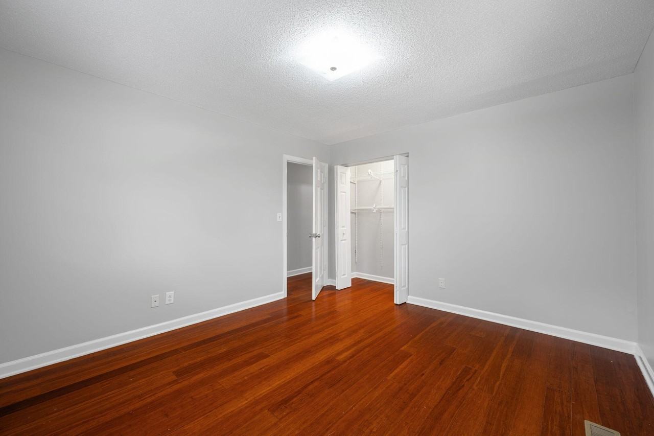 1300 Highcrest Dr - Photo 7 of 33