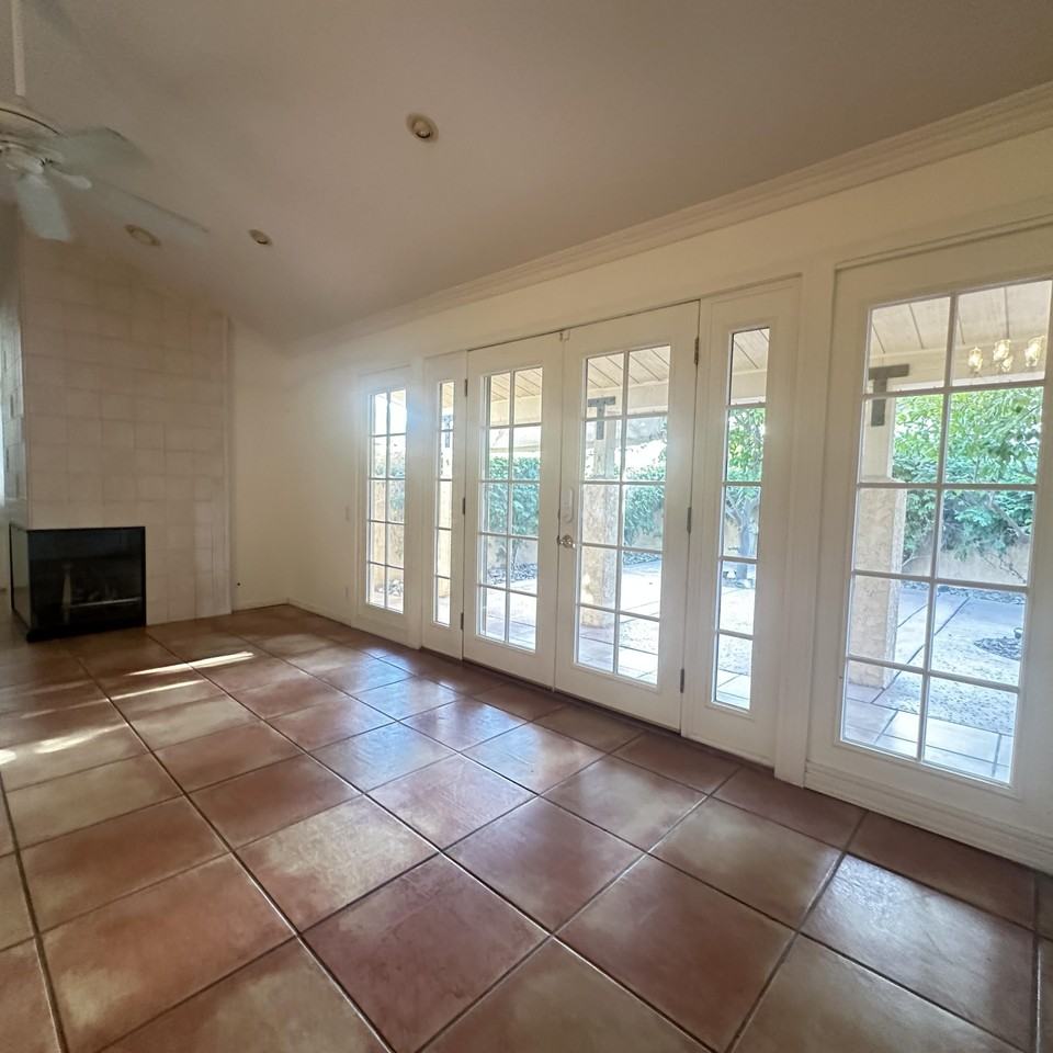 40064 Silktree Ct - Photo 3 of 15