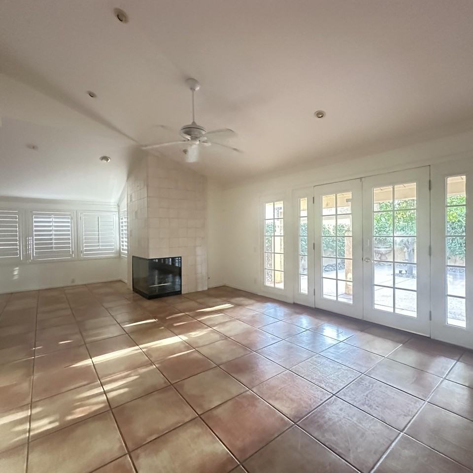 40064 Silktree Ct - Photo 4 of 15