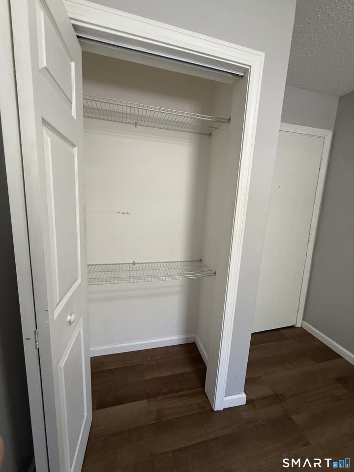 682 Old Colony Rd - Photo 6 of 7