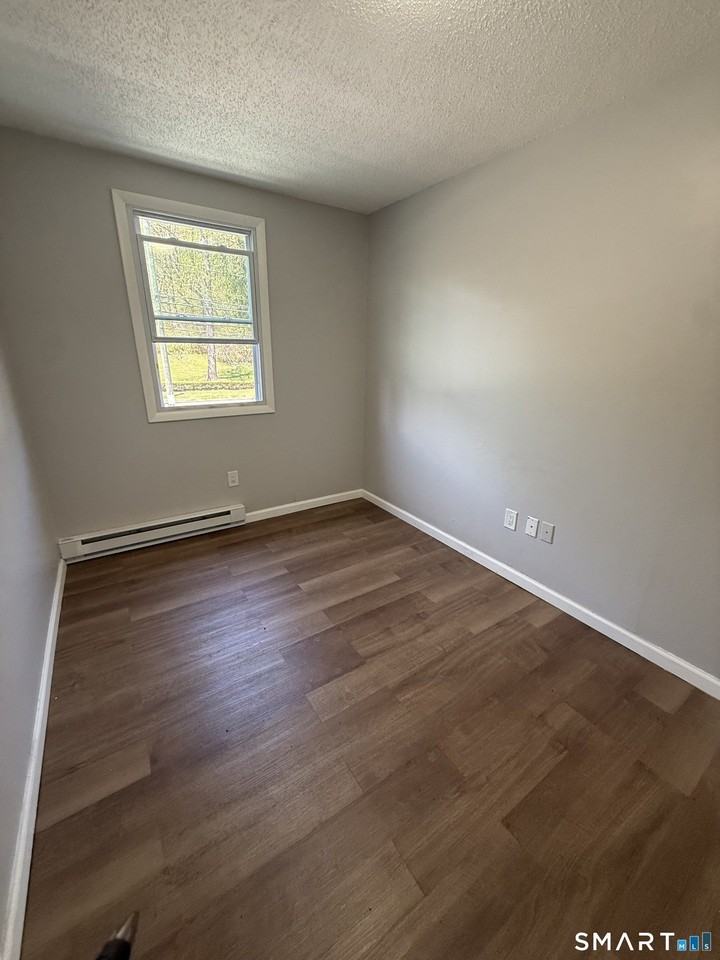 682 Old Colony Rd - Photo 7 of 7