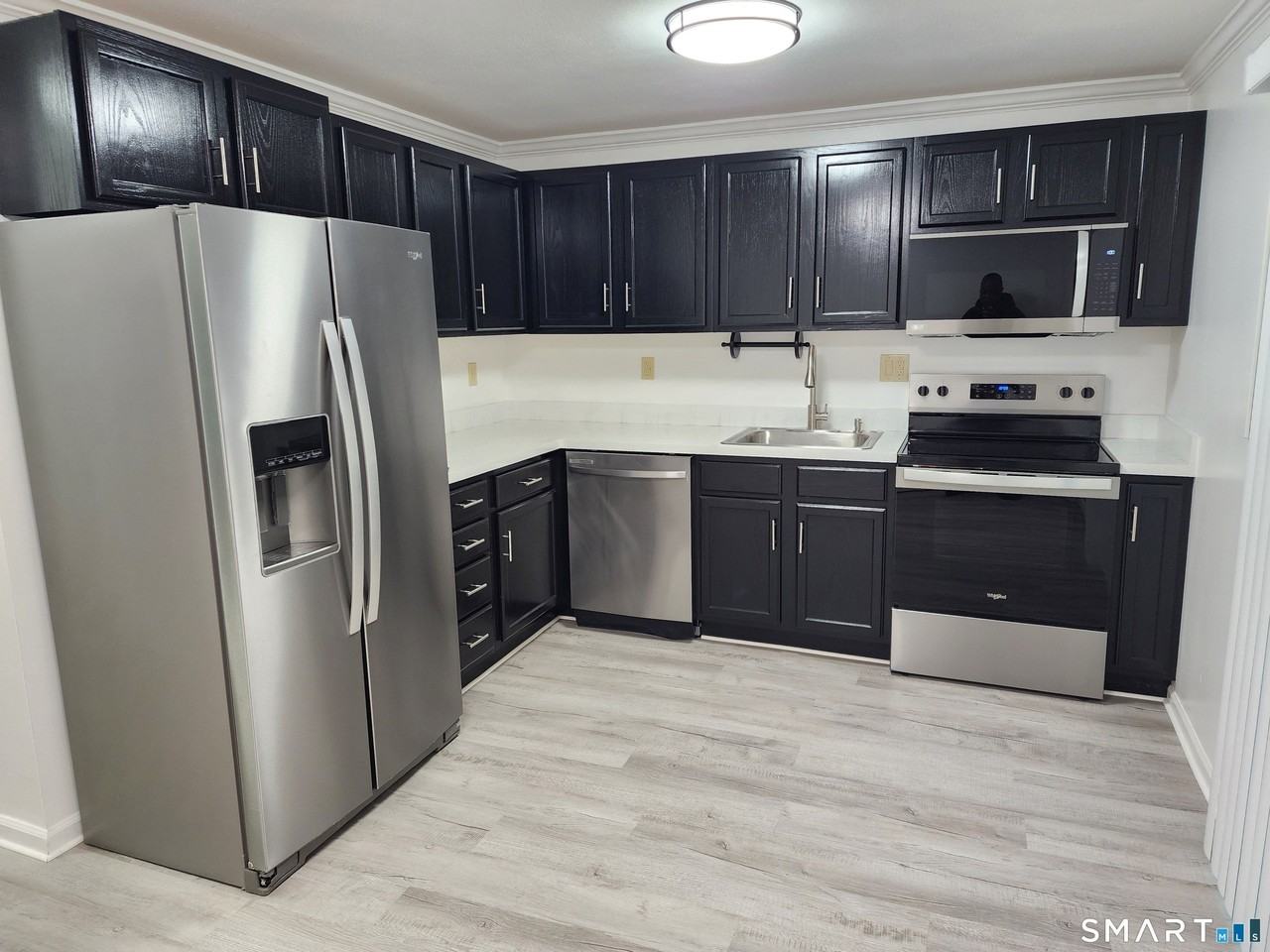 109 Blackstone Vlg #109 - Photo 3 of 10