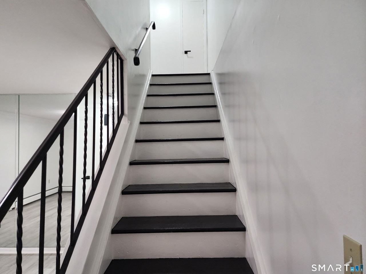 109 Blackstone Vlg #109 - Photo 6 of 10