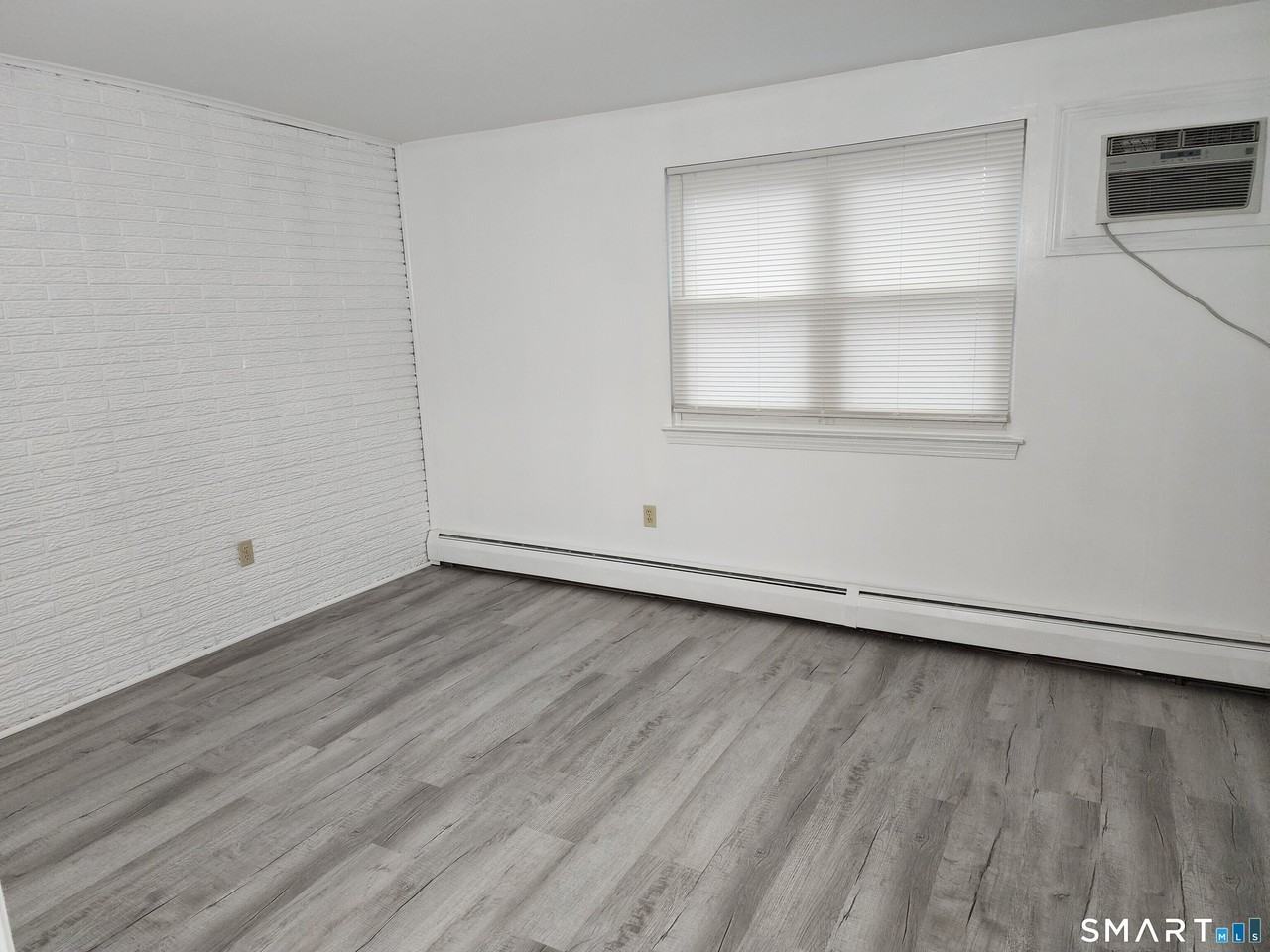 109 Blackstone Vlg #109 - Photo 7 of 10