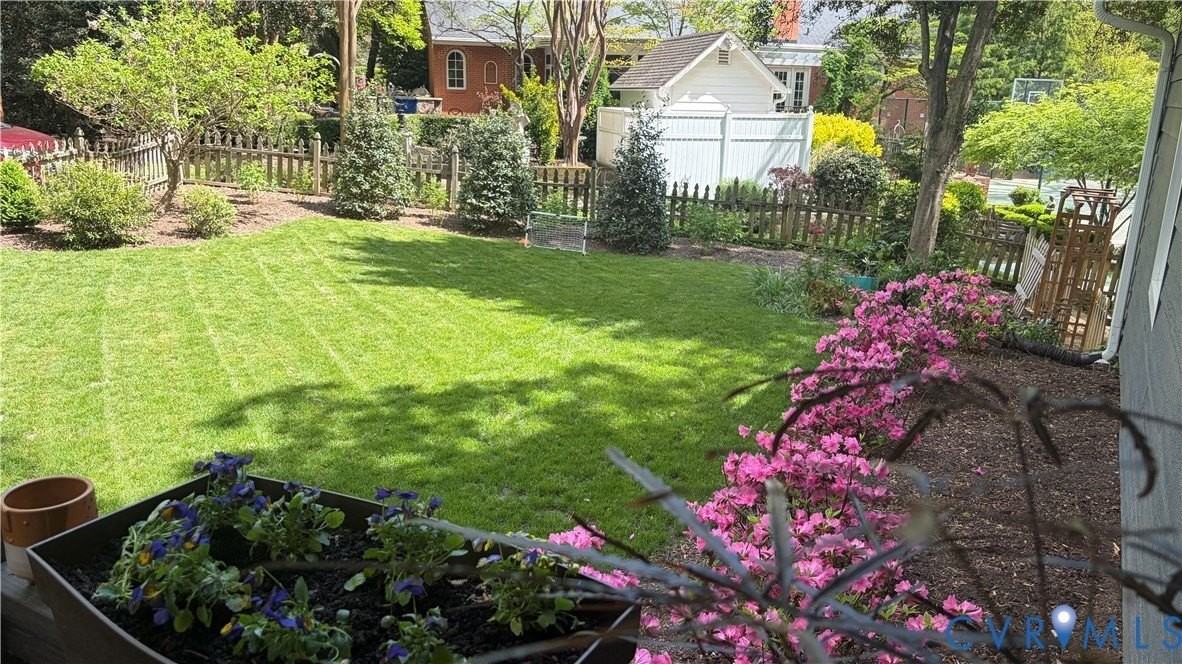 2502 Brookwood Rd - Photo 2 of 50