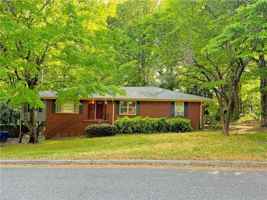 featured image of 222 Pineview Dr