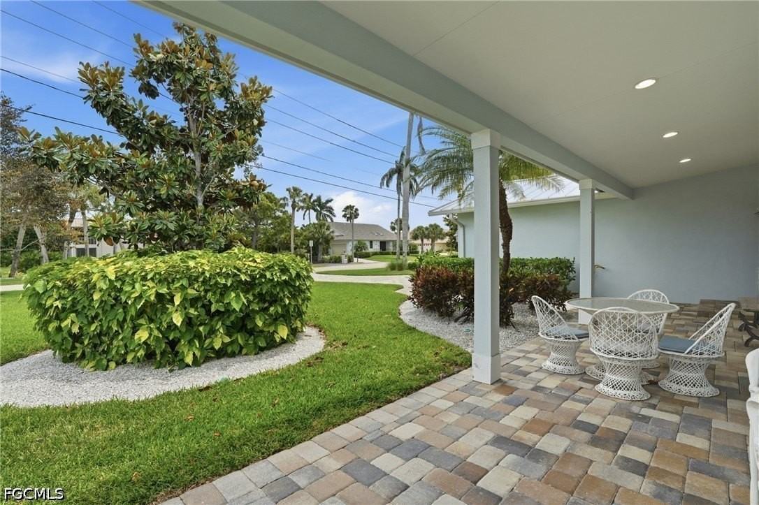 1590 Sandpiper St - Photo 3 of 37