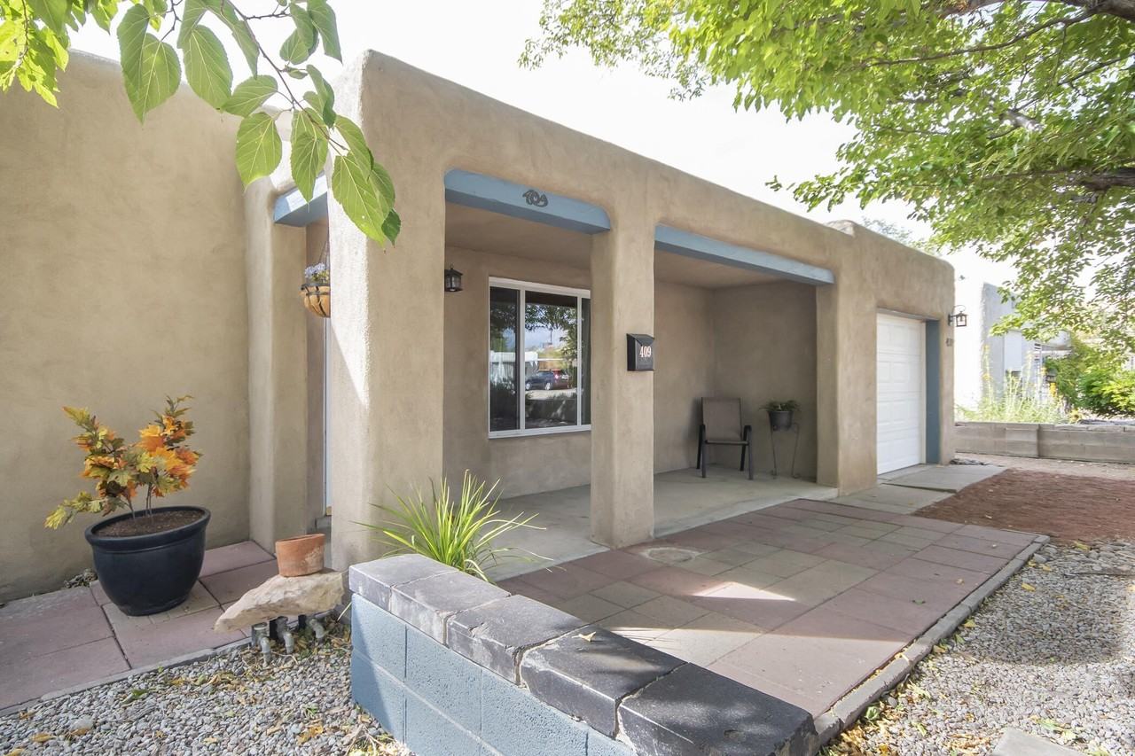 409 Truman St Ne - Photo 2 of 23