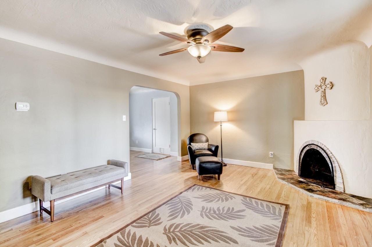 409 Truman St Ne - Photo 3 of 23