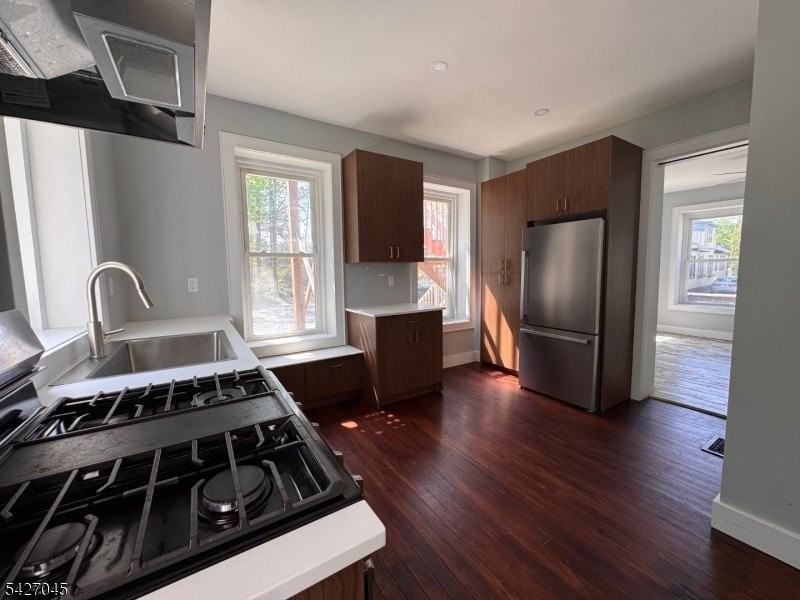 31 Diller Ave - Photo 3 of 21