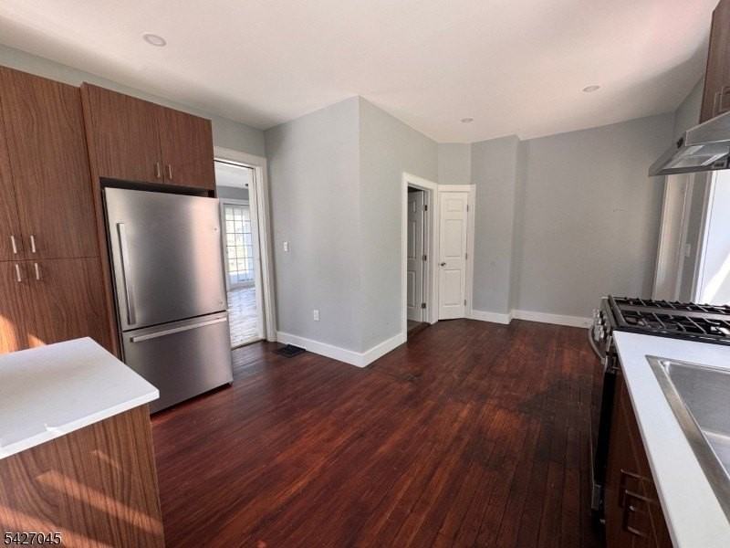 31 Diller Ave - Photo 4 of 21