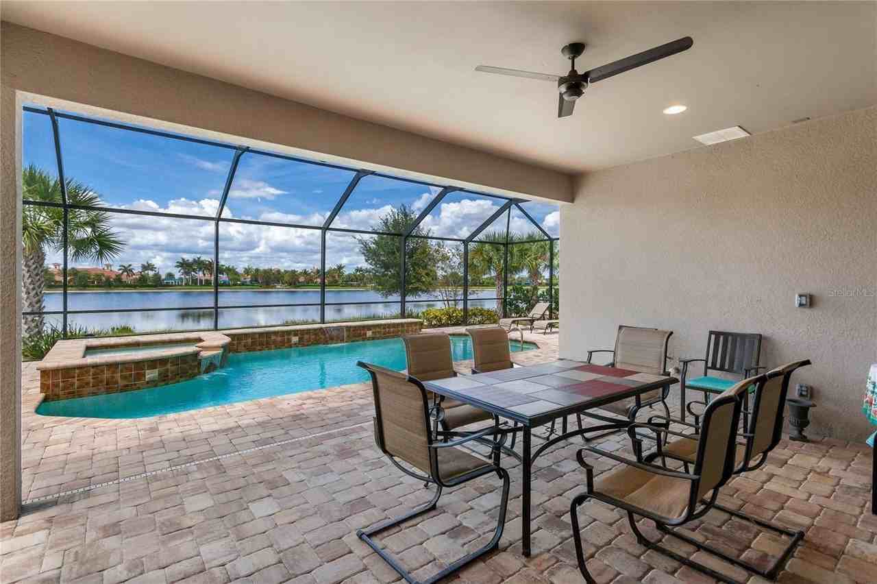 19011 Formosa St - Photo 5 of 50