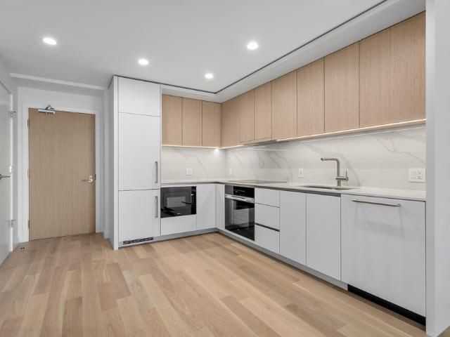 2095 26th St - Photo 5 of 6