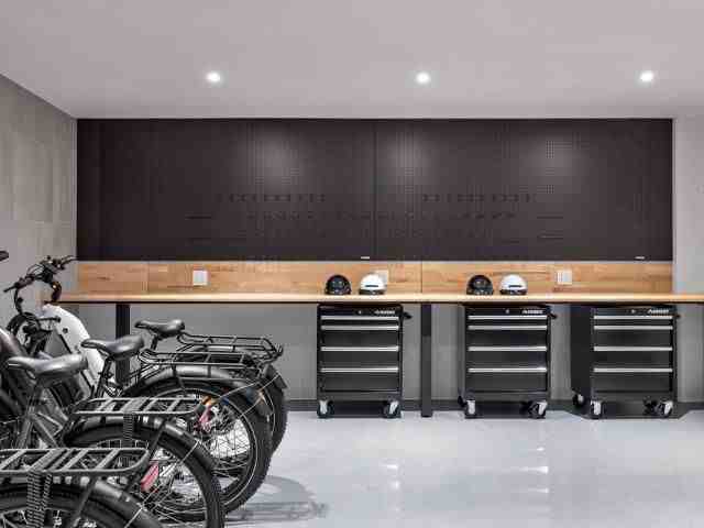 2095 26th St - Photo 2 of 6