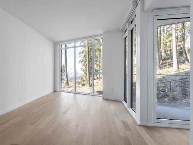 2095 26th St - Photo 4 of 6