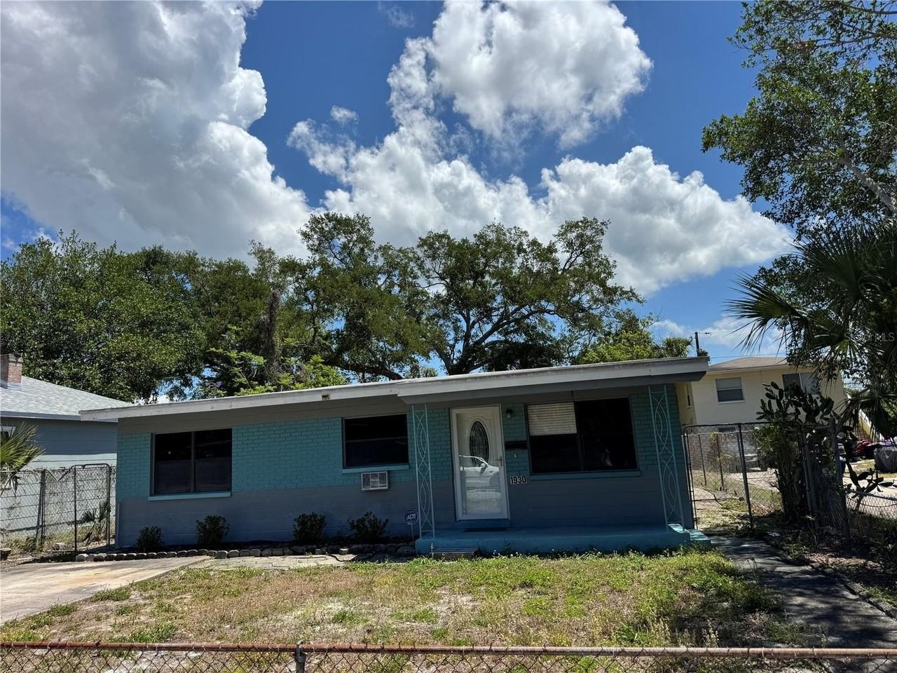 1930 Walton St S - Photo 2 of 29