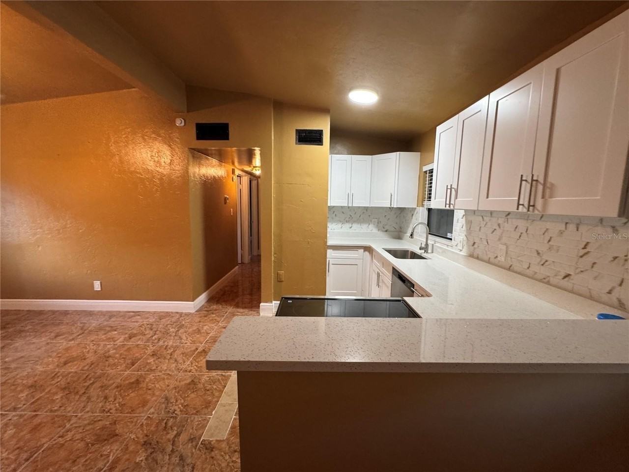 1930 Walton St S - Photo 6 of 29