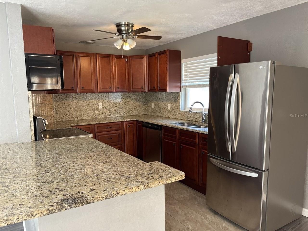 4940 Shell Stream Blvd - Photo 2 of 23