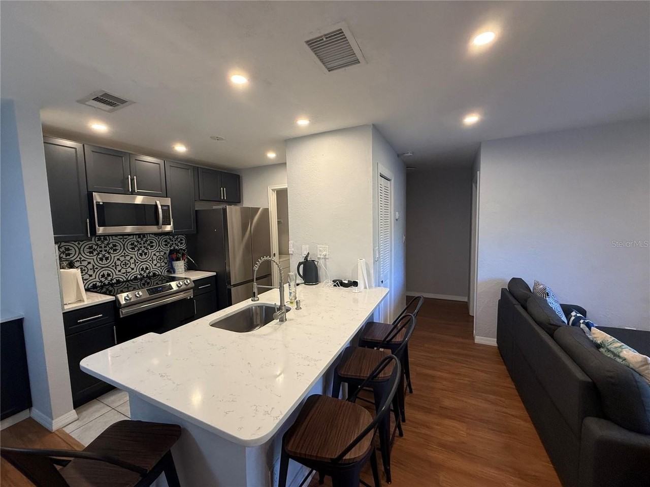 1400 Gandy Blvd N #703 - Photo 3 of 27