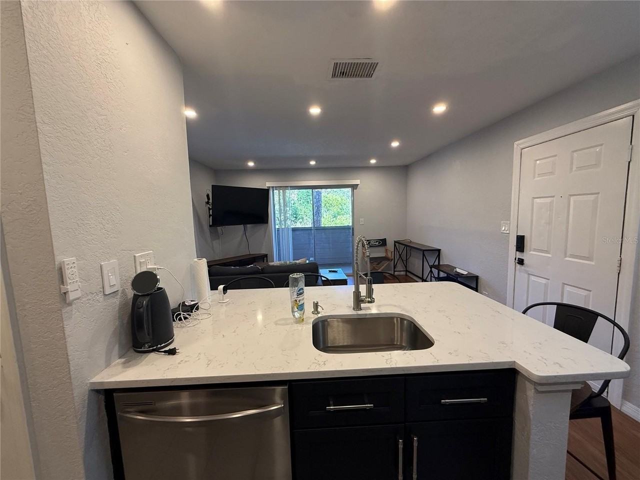 1400 Gandy Blvd N #703 - Photo 5 of 27