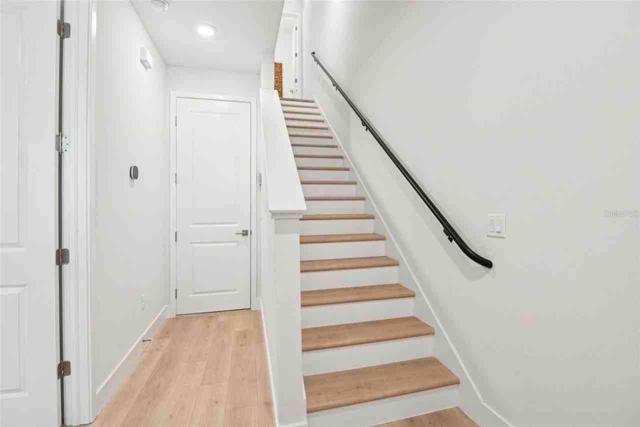3129 4th Ter N - Photo 6 of 41