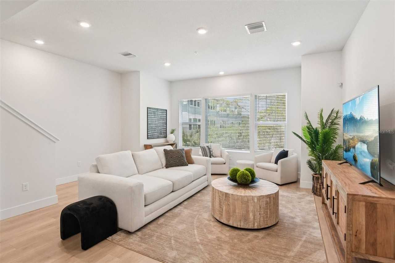 3133 4th Ter N - Photo 6 of 39