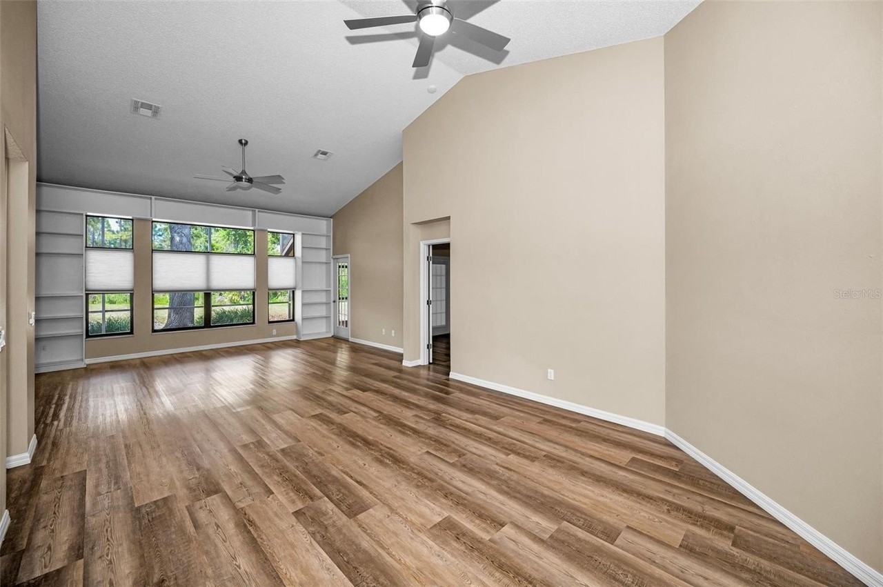 9307 Palm Haven Ct - Photo 7 of 45