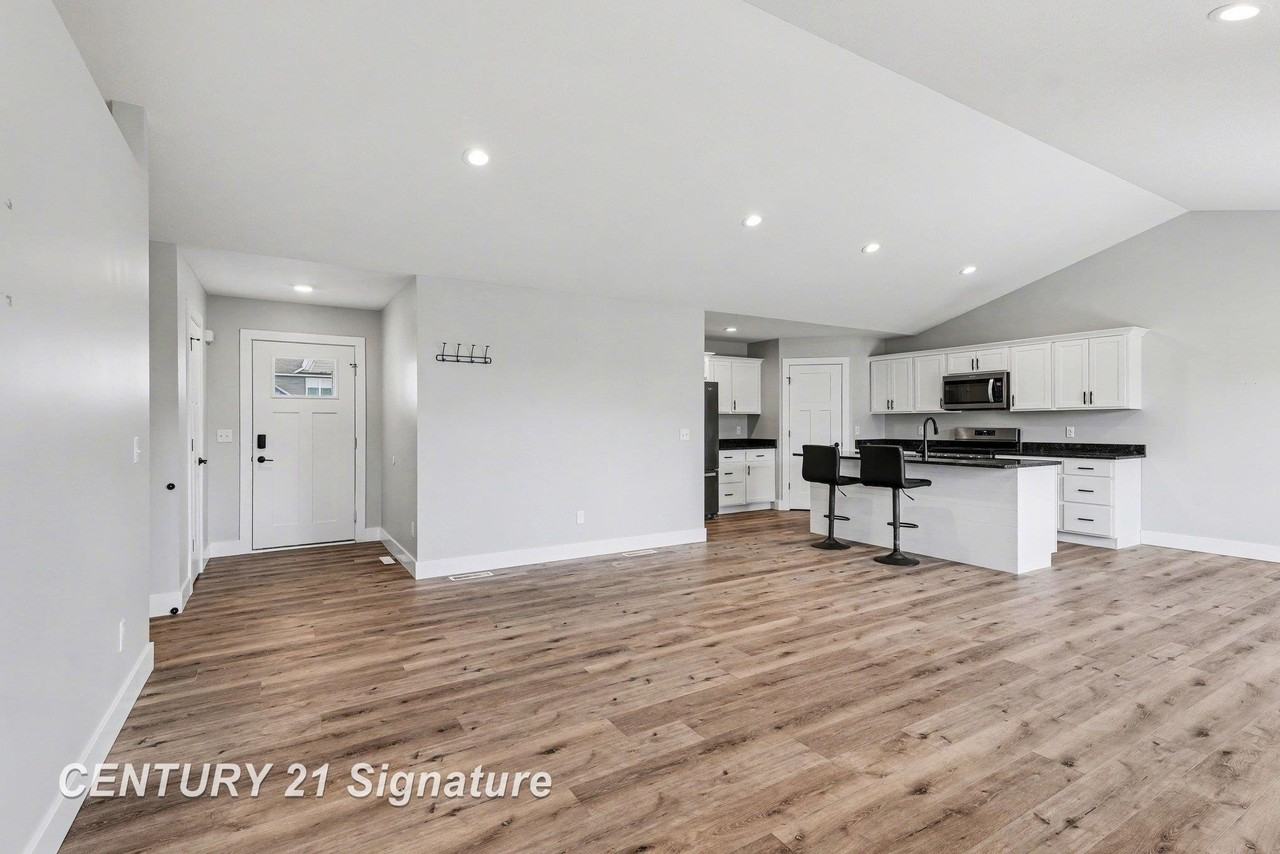 8441 Cottonwood Dr - Photo 5 of 29