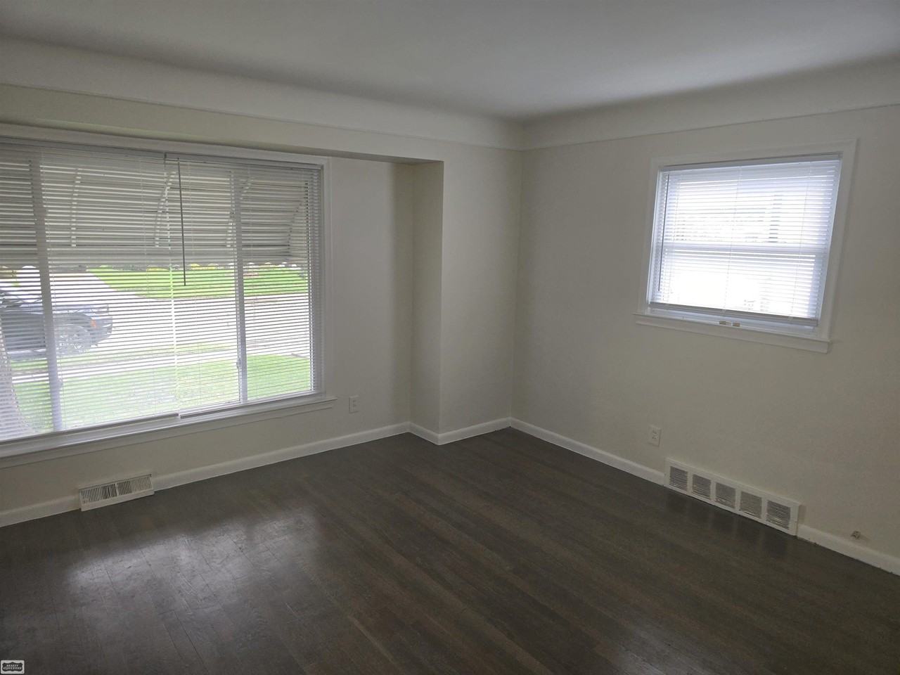 24676 Lambrecht Ave - Photo 2 of 13