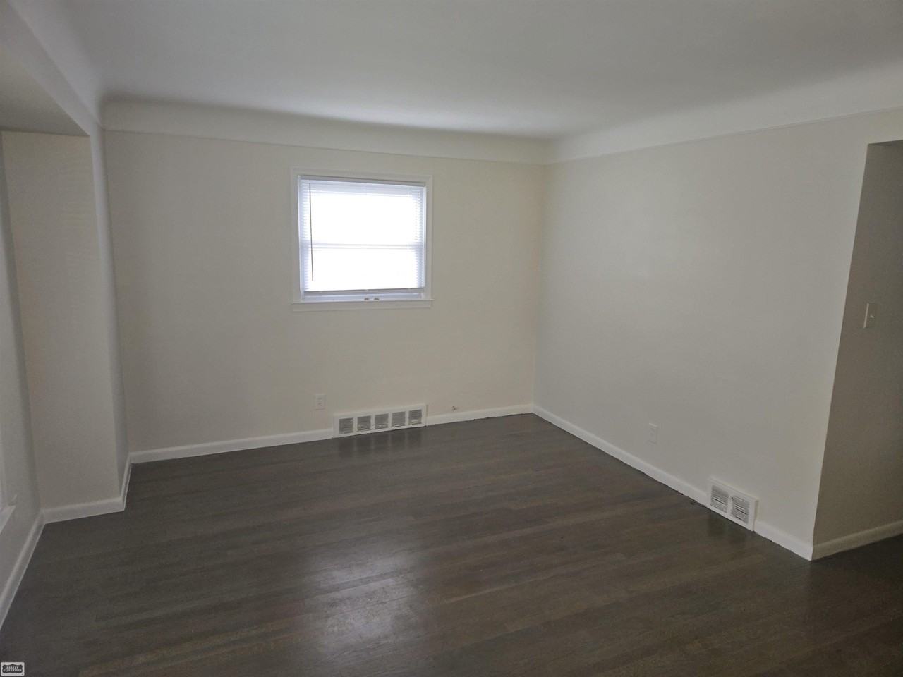 24676 Lambrecht Ave - Photo 6 of 13