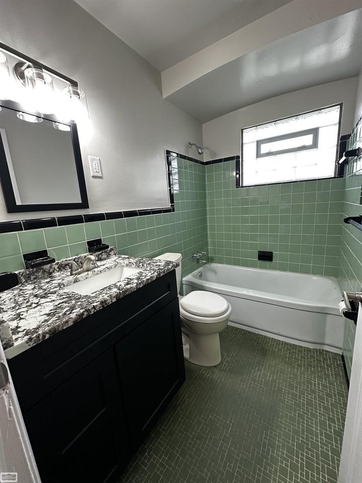 24676 Lambrecht Ave - Photo 7 of 13