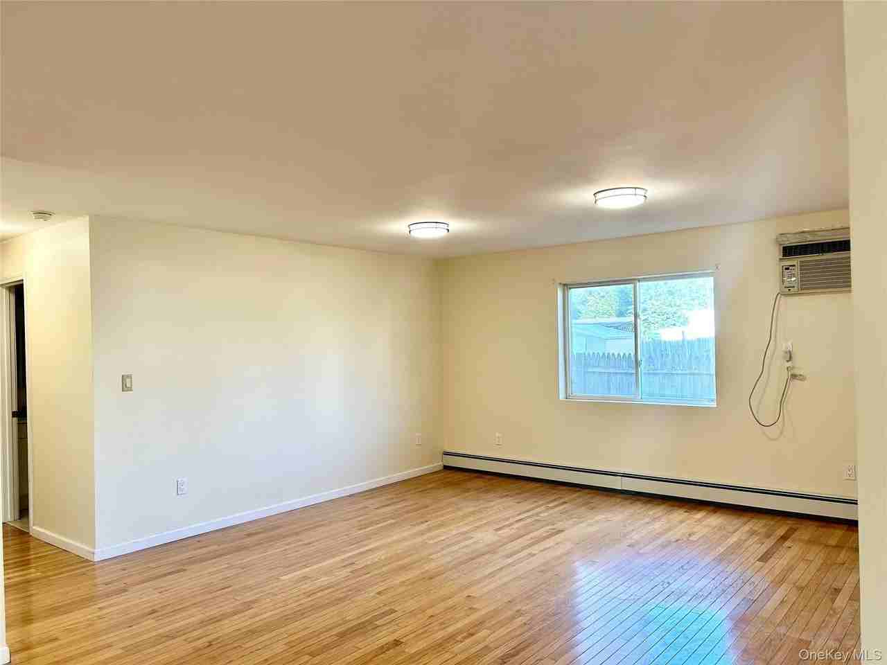 329 E Fulton St #1stFL - Photo 6 of 34