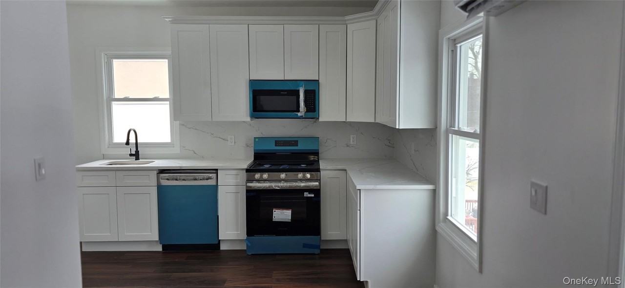 452 S 1st Ave #2 - Photo 2 of 8