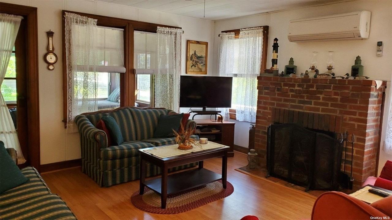 250 Cottage Walk - Photo 2 of 19