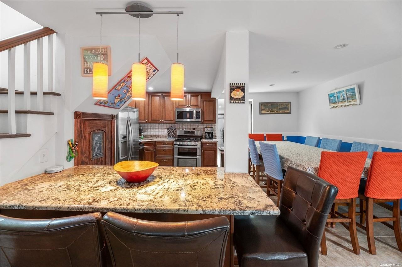 289 Cottage Walk - Photo 3 of 12