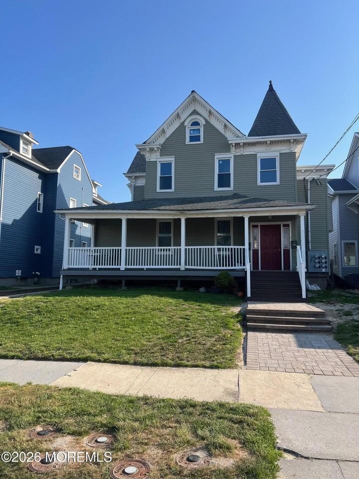 302 3rd Ave #2FR - Photo 2 of 14