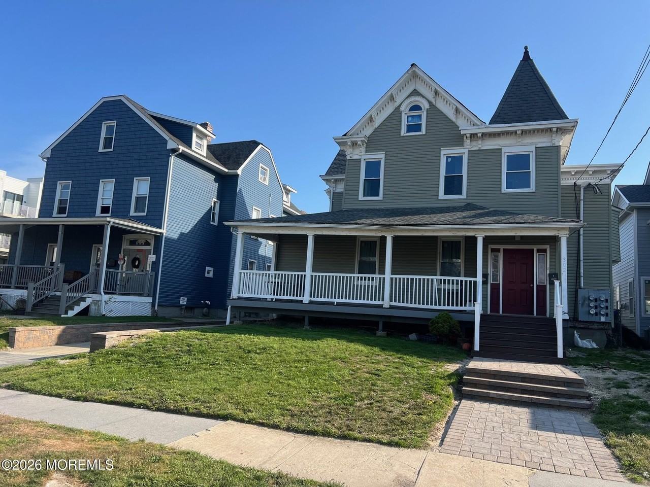 302 3rd Ave #2FR - Photo 3 of 14