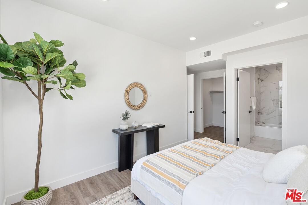 6144 Whitsett Ave #403 - Photo 2 of 8