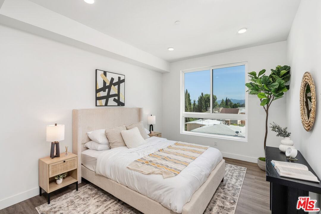 6144 Whitsett Ave #403 - Photo 3 of 8