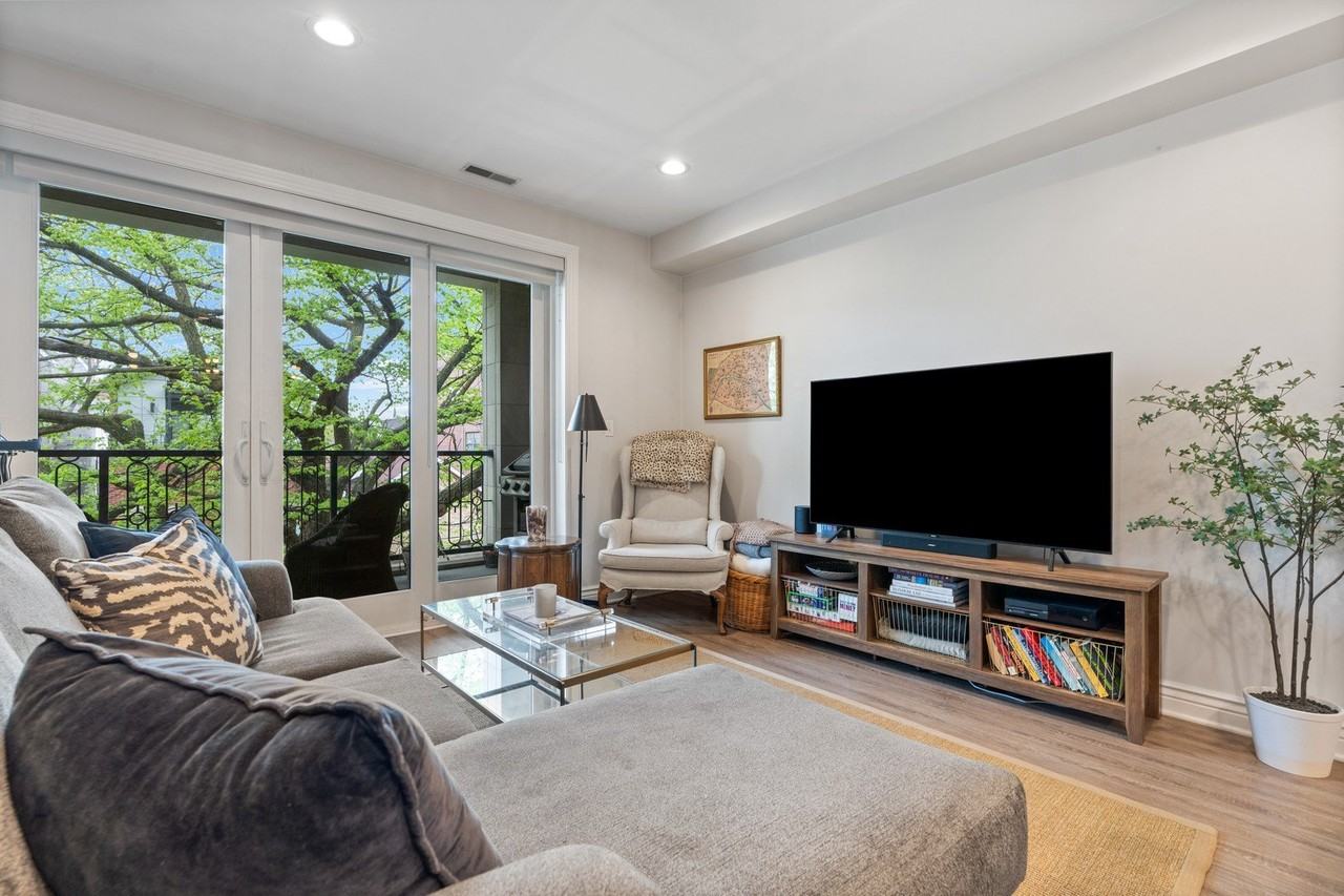 1455 N Wieland St #301 - Photo 7 of 17