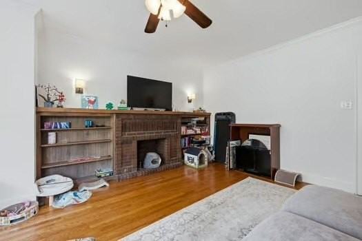 1411 W Byron St #2 - Photo 4 of 13