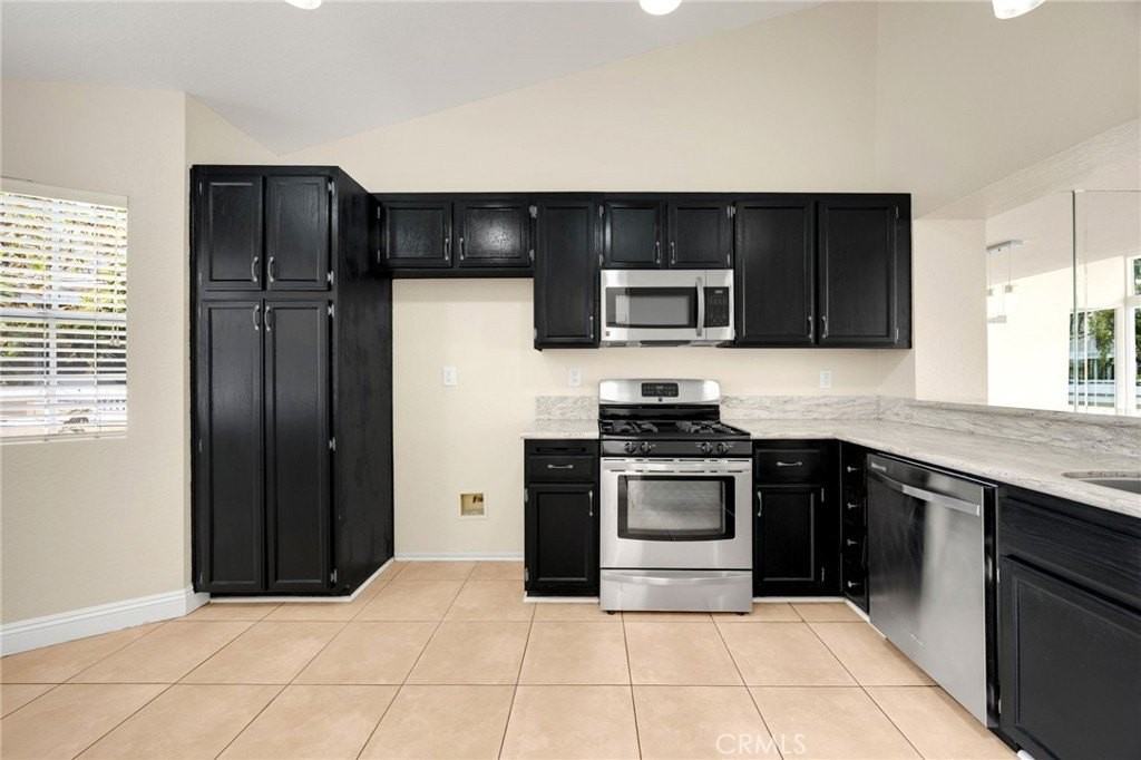 3740 S Bear St #F - Photo 4 of 27