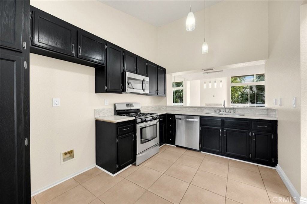 3740 S Bear St #F - Photo 6 of 27