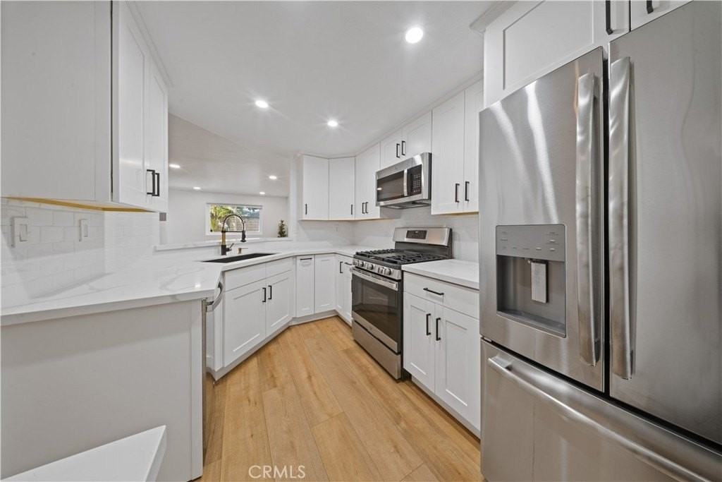 645 Ohio Ave #205 - Photo 3 of 21
