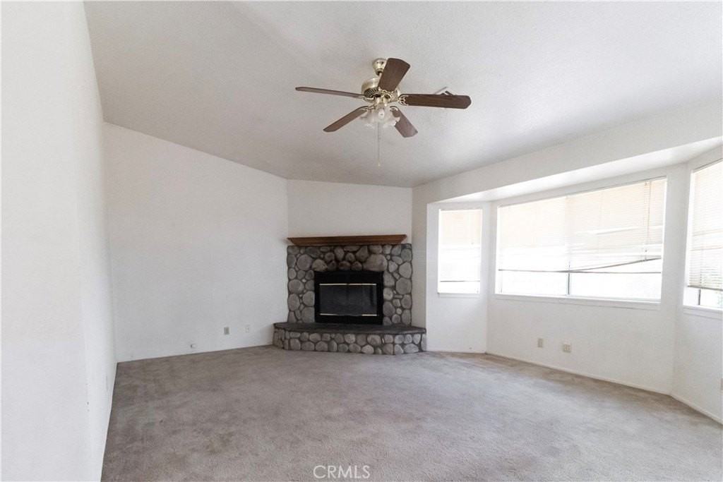 32303 Sapphire Rd - Photo 3 of 18