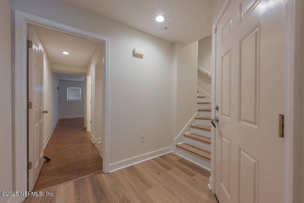 114 18th Ave N #E - Photo 3 of 29