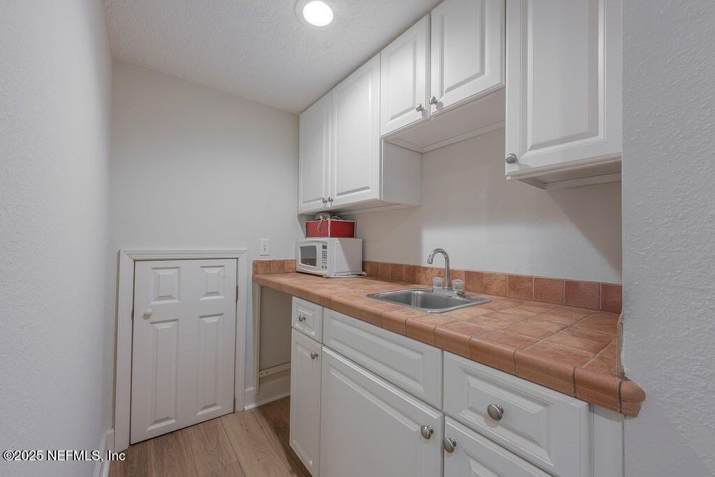 114 18th Ave N #E - Photo 5 of 29